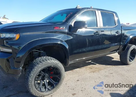 2021 Chevrolet Silverado 1500 z USA, uszkodzony, nr VIN 3GCUYDED9MG474219